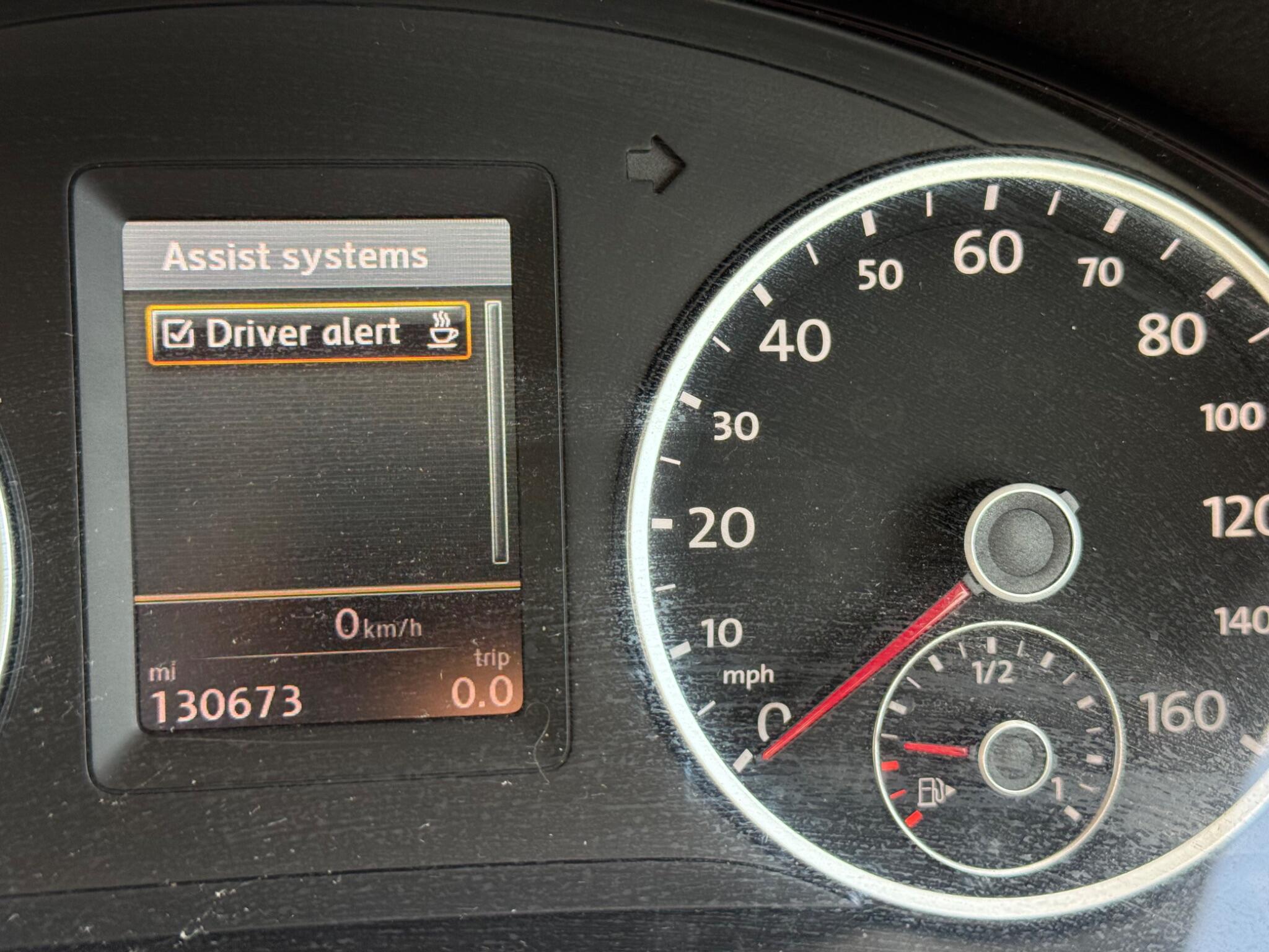 Volkswagen Tiguan 2.0 TDI BlueMotion Tech SE 4WD Euro 5 (s/s) 5dr — photo 91 of 100